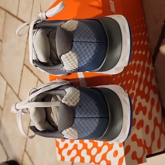 Nike renew run 2 running shoes size 7.5 brand new light weight - Picture 6 of 8